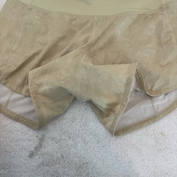 Lululemon Speed Up Mid-Rise Short 4"
Gravel Dust Dew Green Multi / Dew Green 2 - Picture 4 of 9